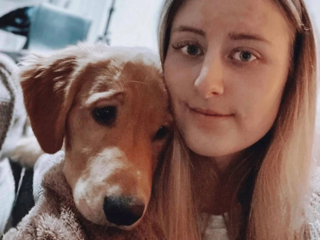 Apple_AirPods_ swallowed_dog_02