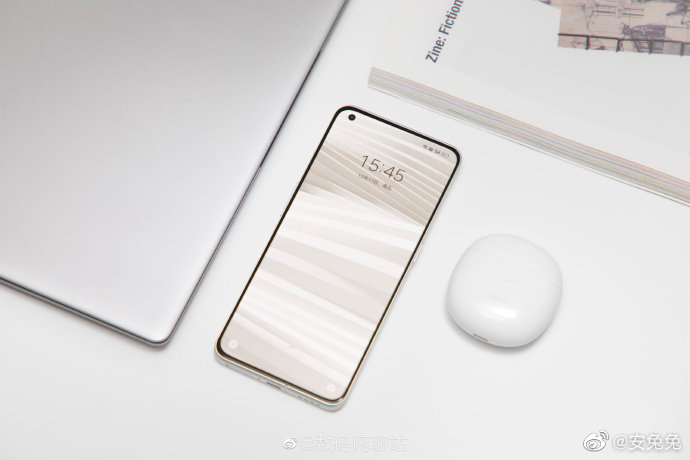 Realme GT 2 Pro front design