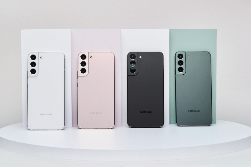 Samsung Galaxy S22+ colours