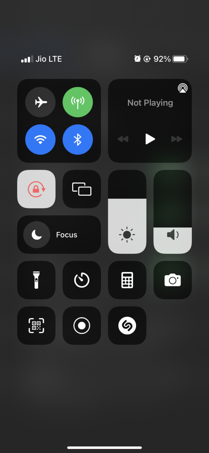 Phone flashlight how to turn the flashlight on off on android mobile