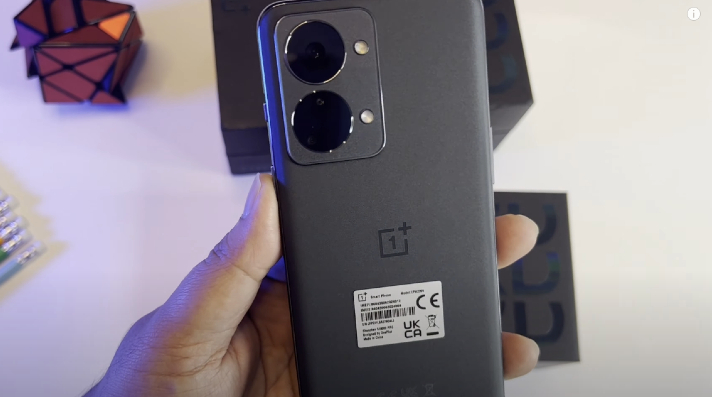 El video Unboxing de OnePlus Nord 2T revela las especificaciones y el diseño previo al lanzamiento