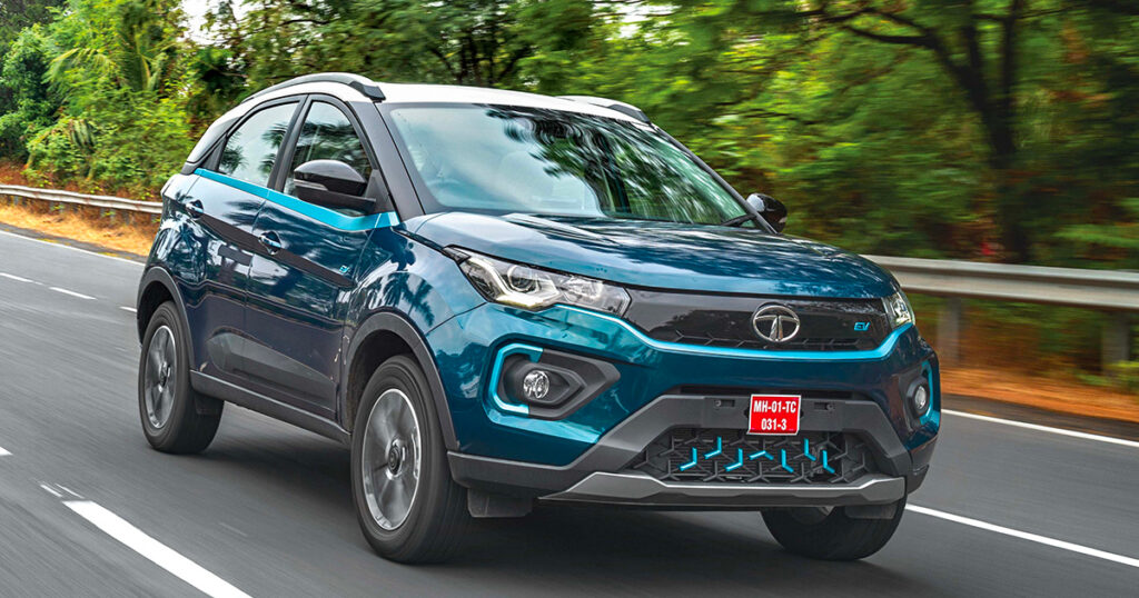 Tata Nexon EV MAX 2022 vs Tata Nexon EV 2020 What's new and different