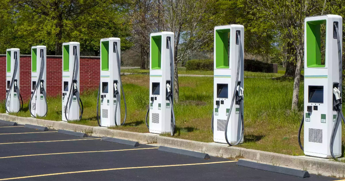 Over 800 new EV charging stations across 16 national highways coming up
