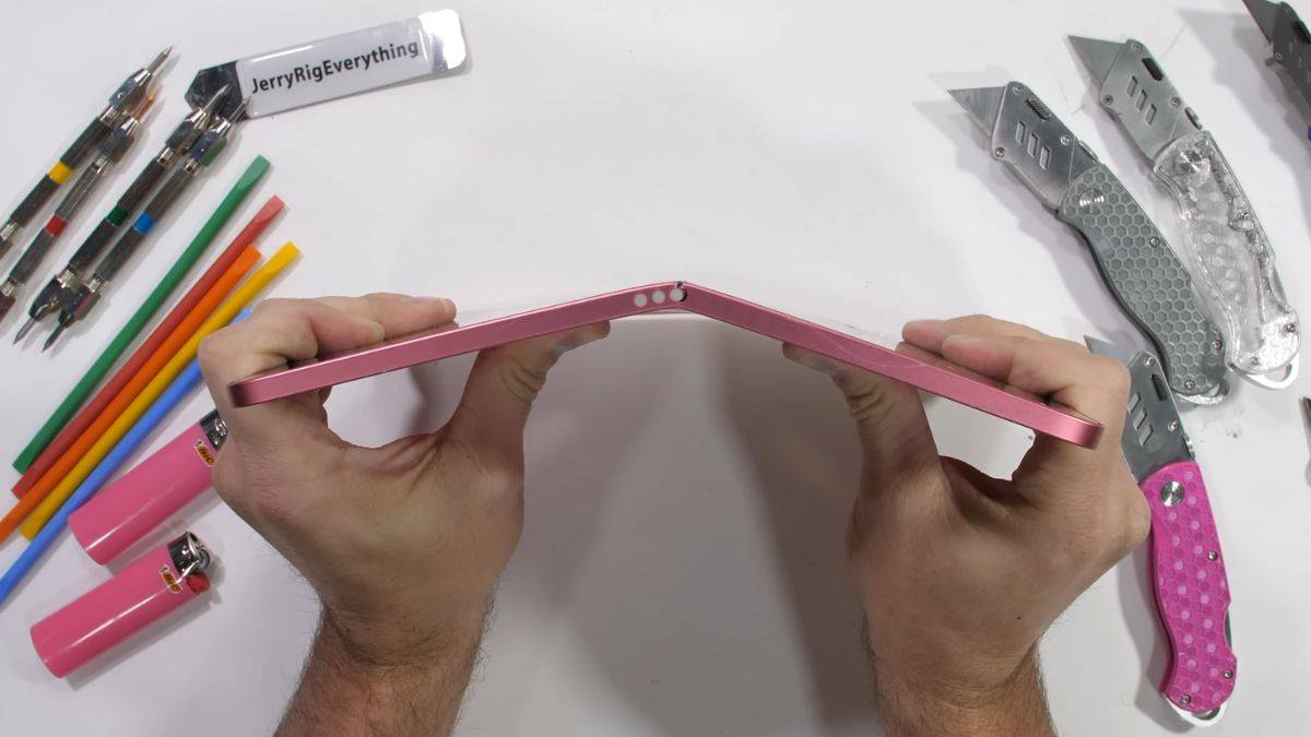 New iPad durability test video reveals device’s weak spot