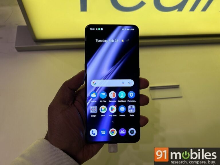 realme gt3 display