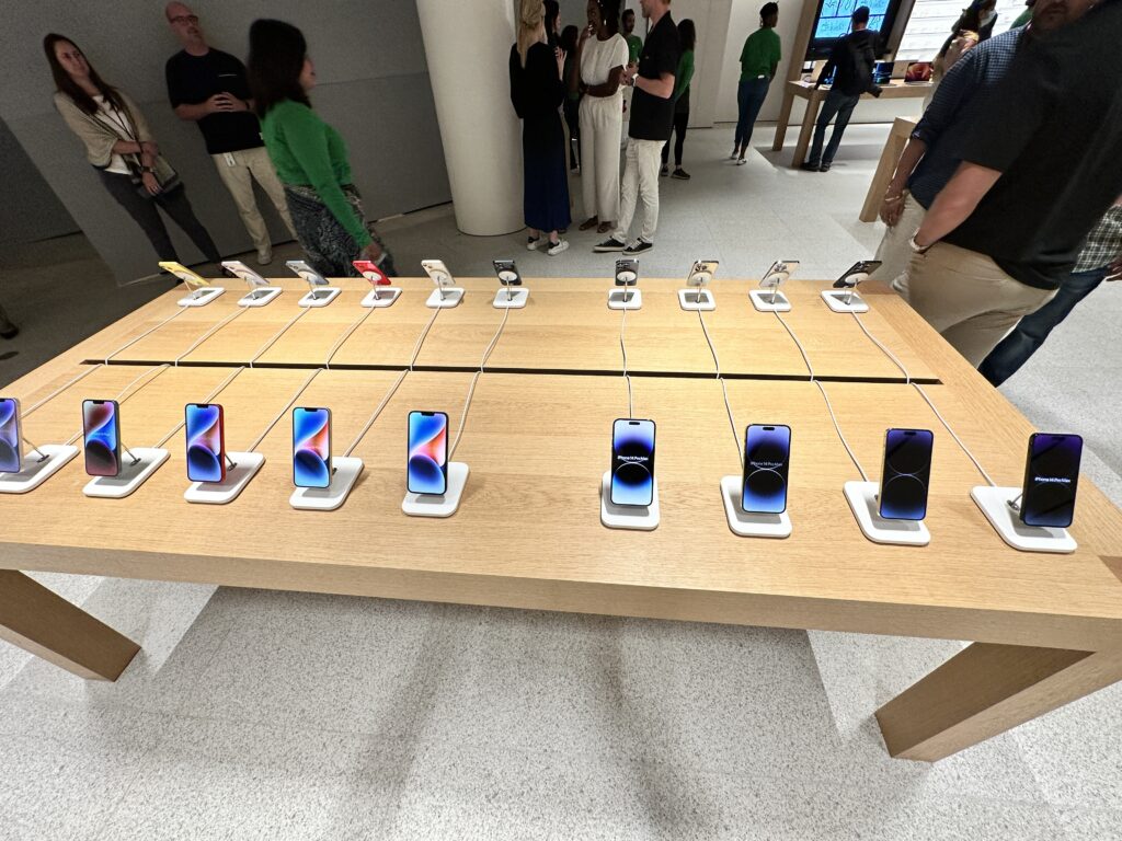 Apple Saket Genius Bar