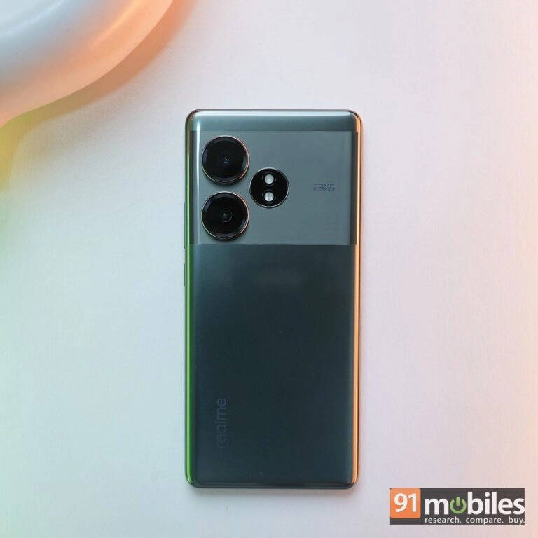 Realme GT 6T வடிவமைப்பு
