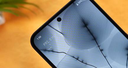 Nothing Phone (2a) green line display issue crops up, only case reported so far