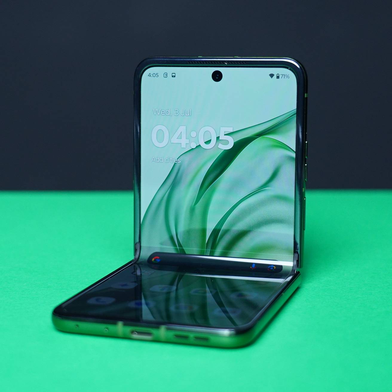 motorola-razr-50-ultra-design-4