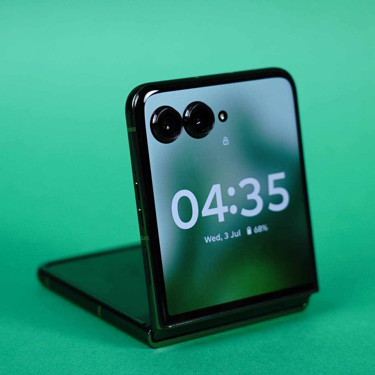 motorola-razr-50-ultra-design-5