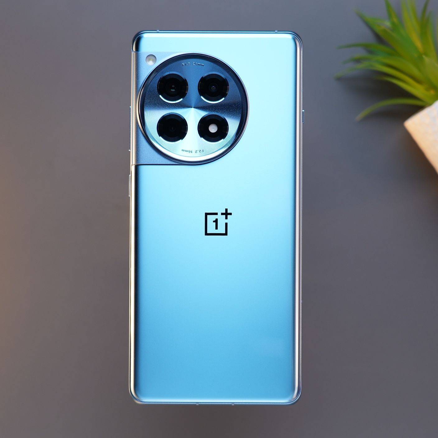oneplus-12r-design