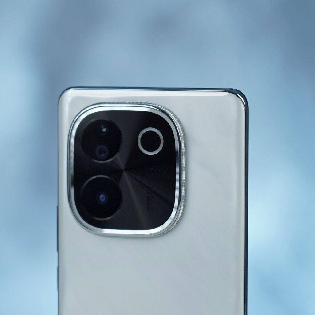 வாங்குவதற்கு 4 காரணங்கள், iQOO Z9s Pro ஐத் தவிர்ப்பதற்கான 2 காரணங்கள்