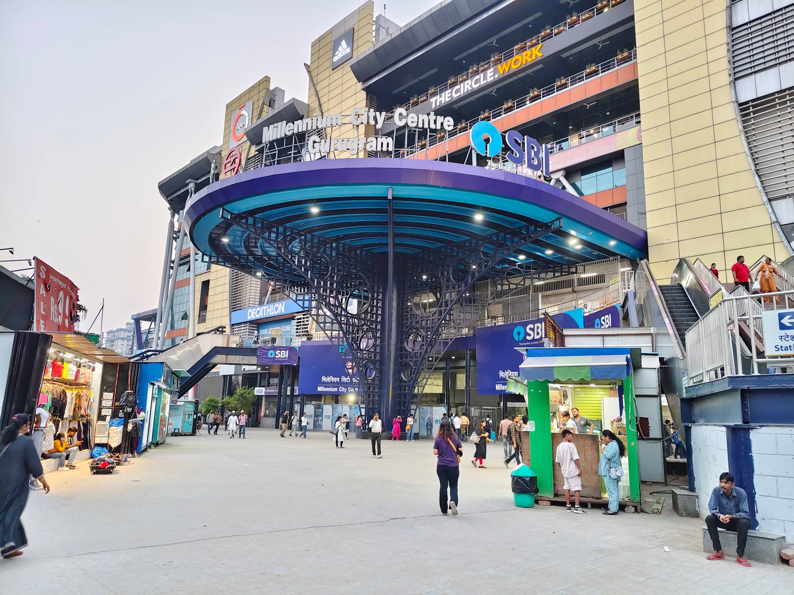 Comparing Vivo Y300 Plus and Vivo T3 Pro which phone under Rs 25,000