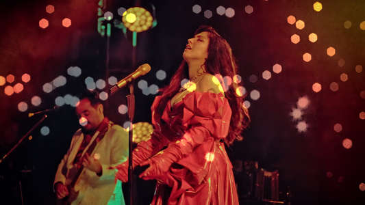 Mon Laferte  te amo - Backdrops