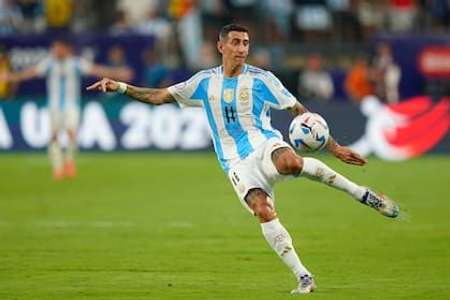 Ángel Di María: Breaking Down the Wall - Backdrops