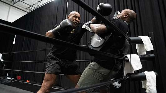 Countdown: Paul vs. Tyson - Backdrops