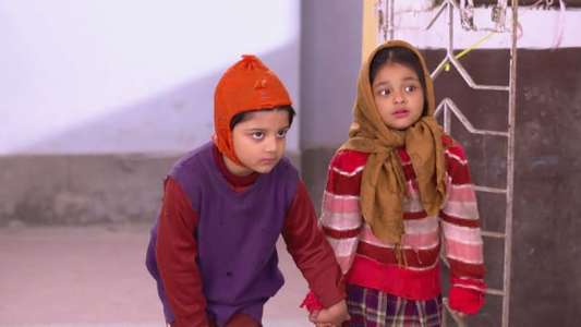 Guriya Jekhane Guddu Sekhane - Backdrop