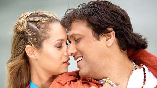 Salaam-e-Ishq - Backdrop
