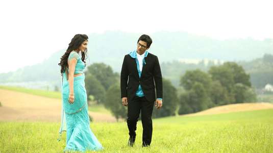 Mugamoodi - Backdrops