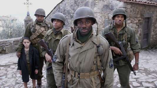 American Soldiers: A Day in Iraq - Backdrop