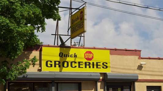Snowball Effect: The Story of Clerks - Backdrop