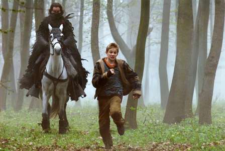 The Seeker: The Dark Is Rising - Backdrop