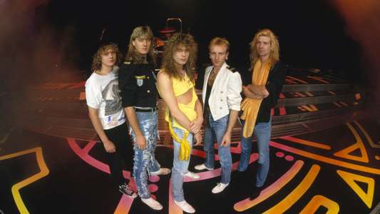 Def Leppard: In the Round in Your Face Live - Backdrop