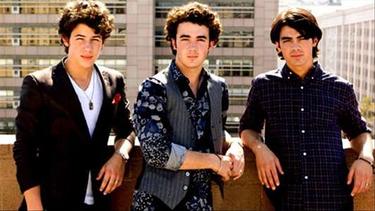 Jonas Brothers: The Concert Experience - Backdrop