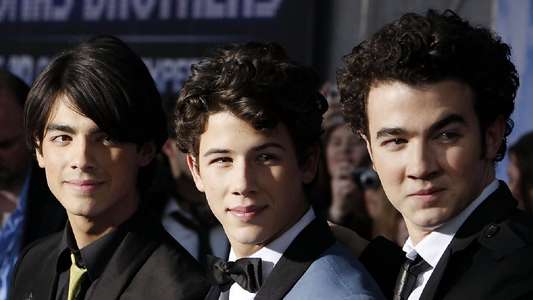 Jonas Brothers: The Concert Experience - Backdrop