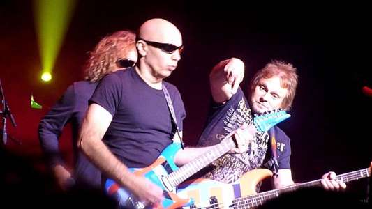 Chickenfoot - Get Your Buzz On - Backdrop
