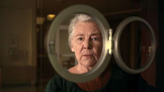 Mamma Gógó - Backdrop