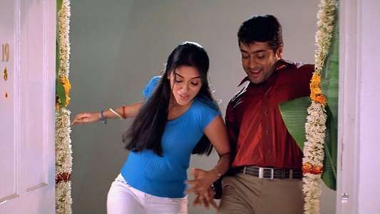 Ghajini - Backdrop