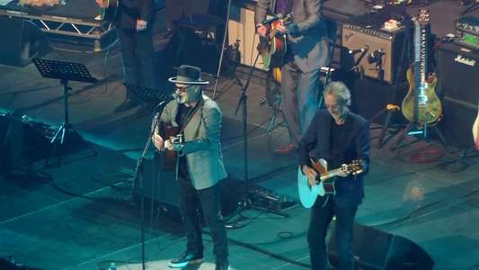 Mike and the Mechanics and Paul Carrack: Live at Shepherds Bush - Backdrop