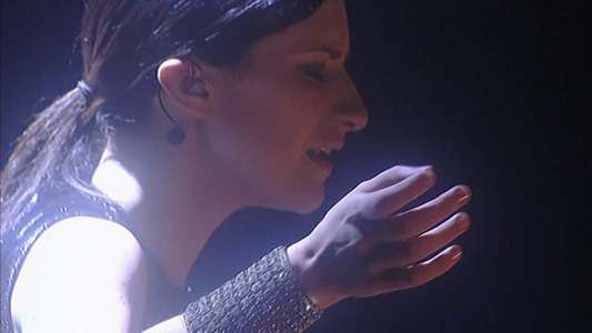 Laura Pausini: Live In Paris - Backdrop