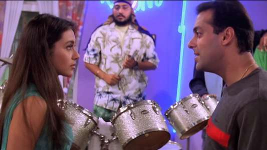 Kahin Pyaar Na Ho Jaaye - Backdrops