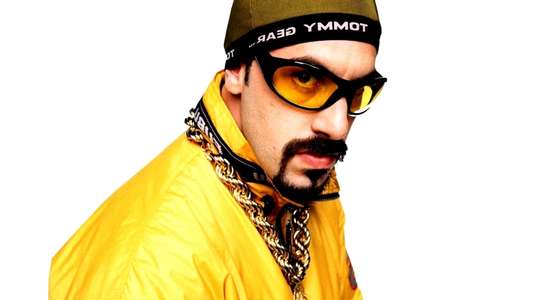 Ali G  Aiii - Backdrop