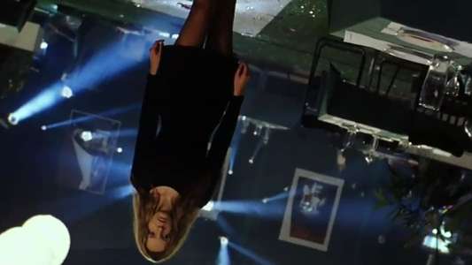 Sara - Backdrop
