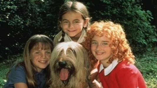 Annie: A Royal Adventure - Backdrop
