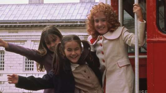 Annie: A Royal Adventure - Backdrop