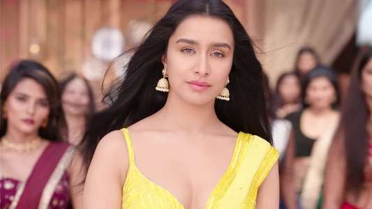 Tu Jhoothi Main Makkaar - Backdrop