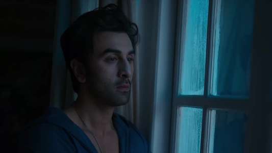 Tu Jhoothi Main Makkaar - Backdrop