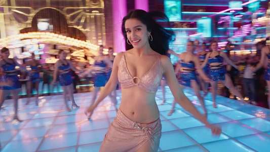 Tu Jhoothi Main Makkaar - Backdrop