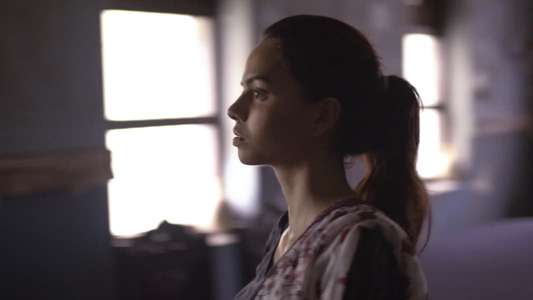 Kaiyum Kalavum - Backdrop