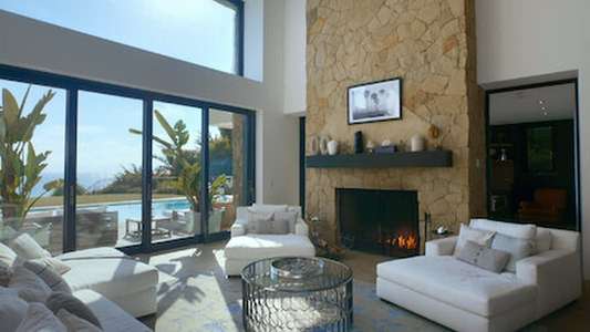 The World's Most Amazing Vacation Rentals - Backdrops