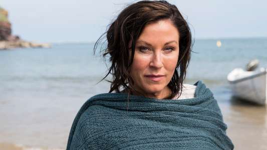 Kat & Alfie: Redwater - Backdrop