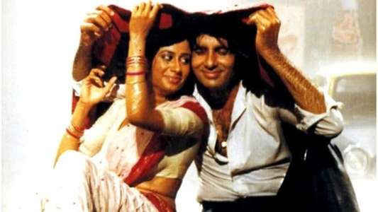 Namak Halaal - Backdrops