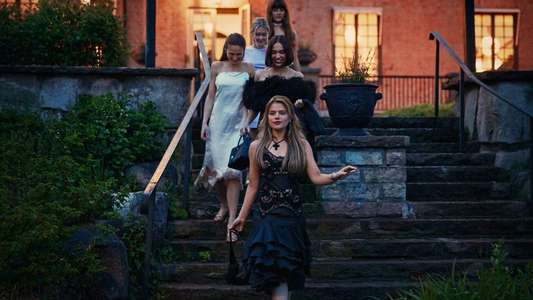 Barracuda Queens - Backdrops
