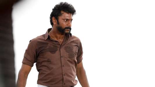 Kazhuvethi Moorkkan - Backdrop