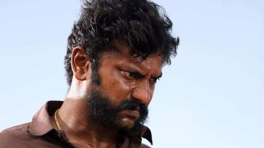 Kazhuvethi Moorkkan - Backdrop