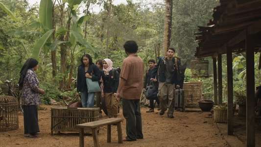 KKN di Desa Penari - Backdrop
